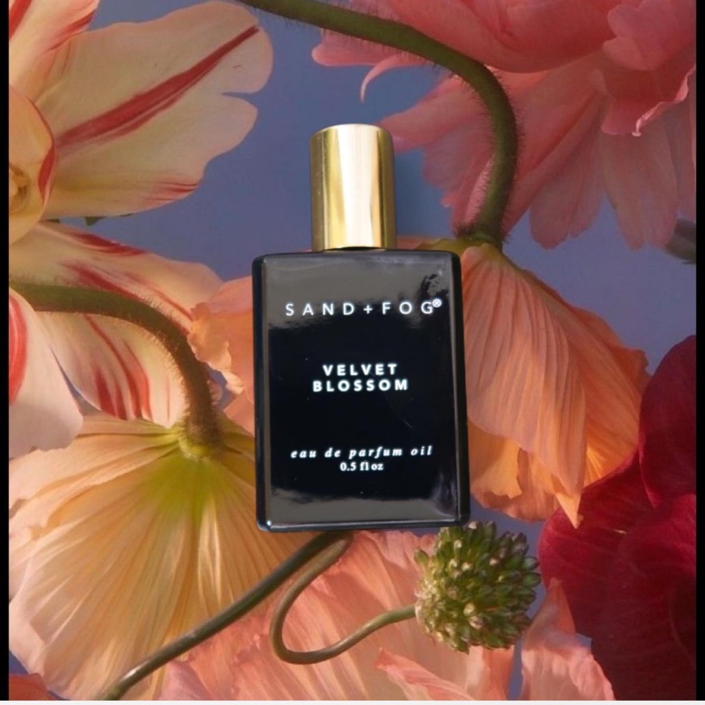 ✨ Velvet Blossom Perfume Oil – Sand + Fog ✨
